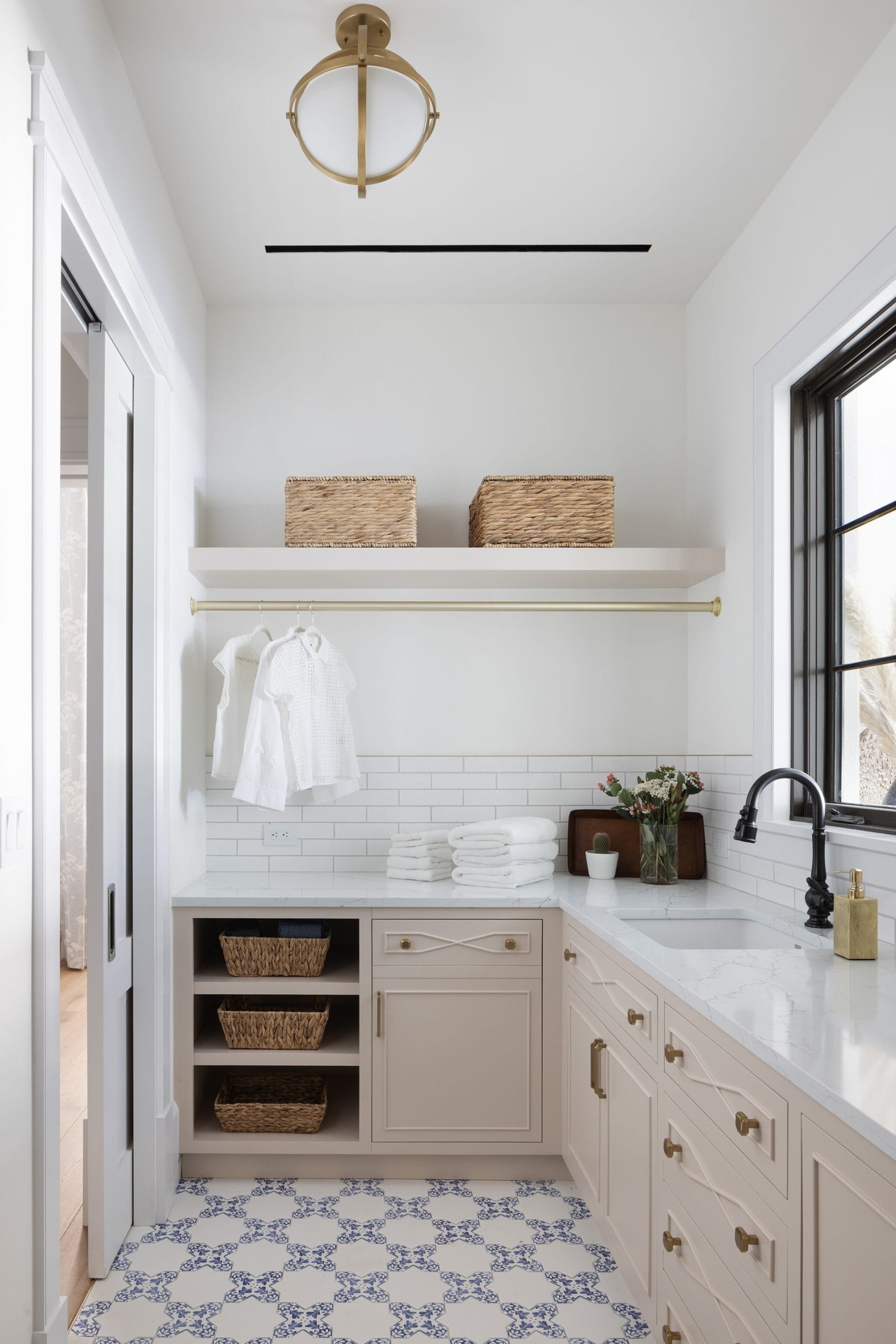 South Oak - Kitchen 3 - Cherokee Park, Sarasota, Florida - Nautilus Custom Homes
