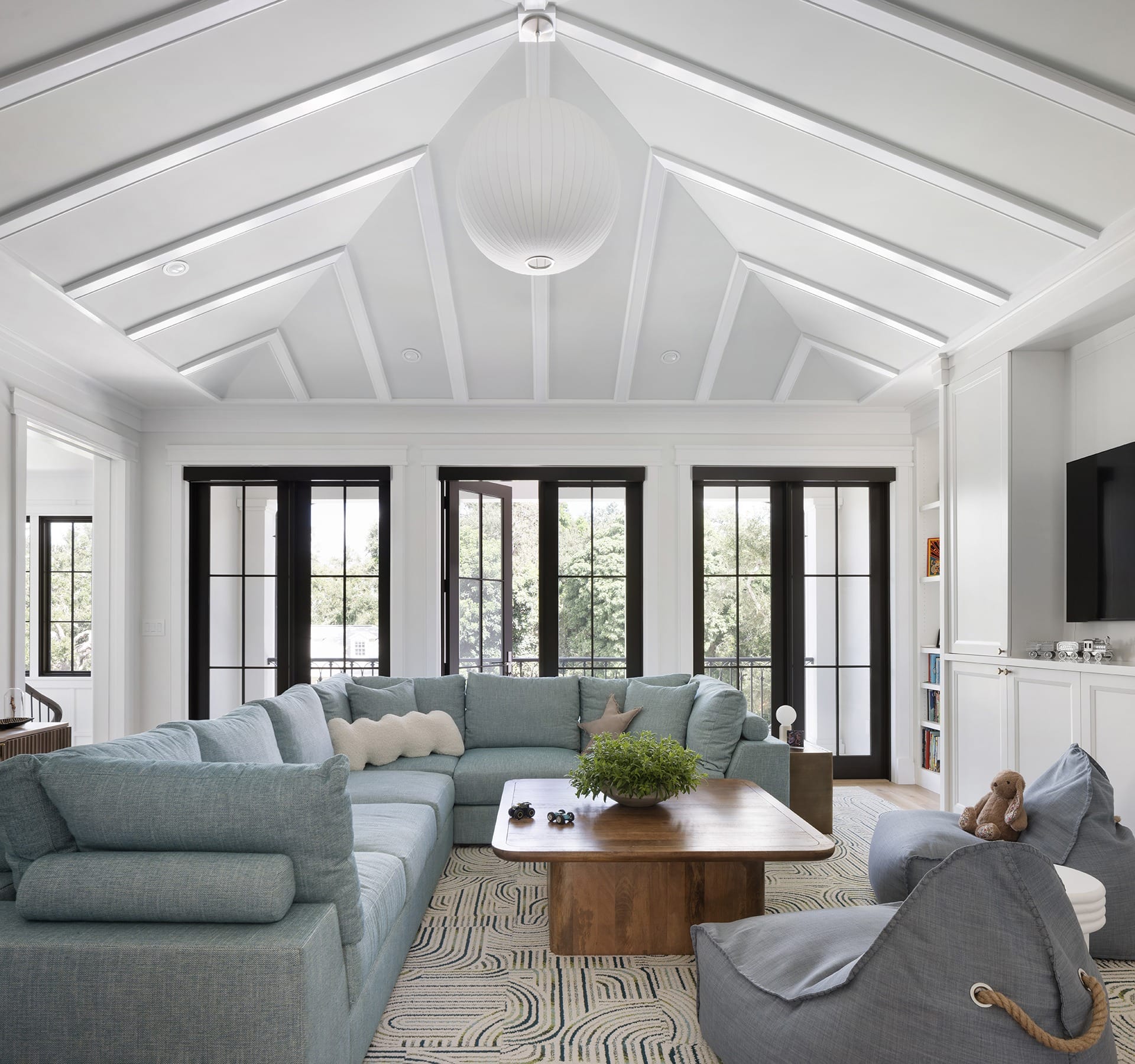 South Oak - Living 6 - Cherokee Park, Sarasota, Florida - Nautilus Custom Homes