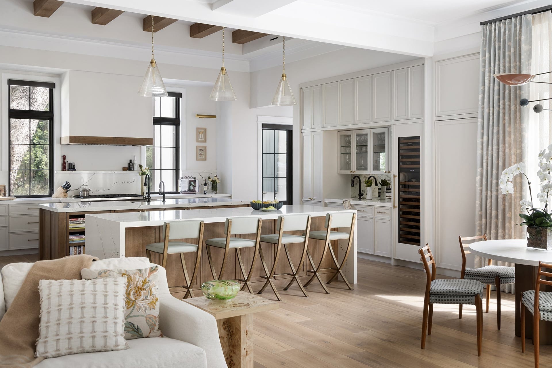 South Oak - Kitchen 4 - Cherokee Park, Sarasota, Florida - Nautilus Custom Homes